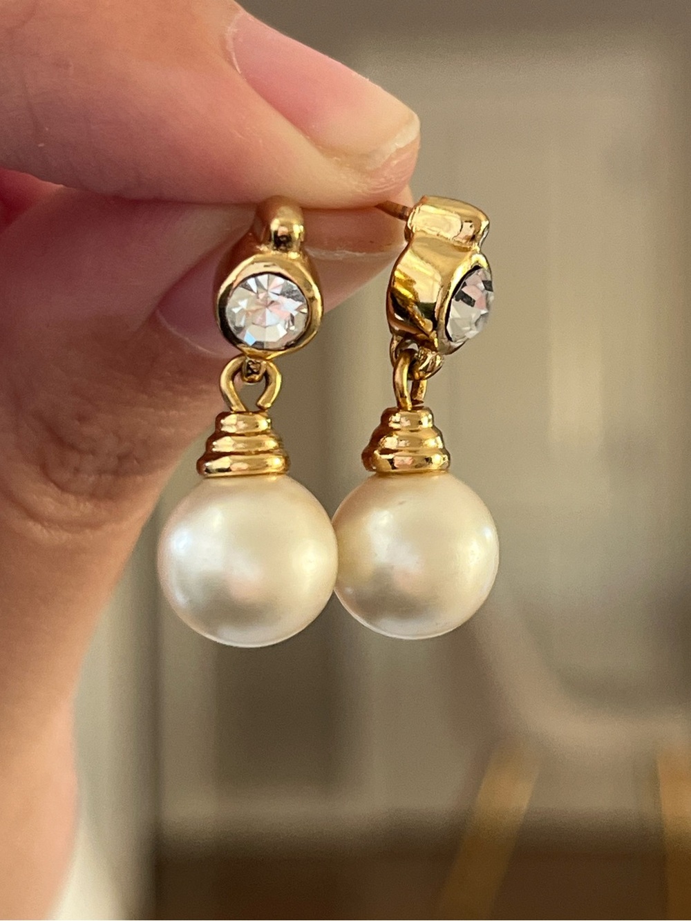 Vintage Christian Dior Round Pearl Drop Dangle Rhinestone 14k Gold Post Earrings - Picture 5 of 8